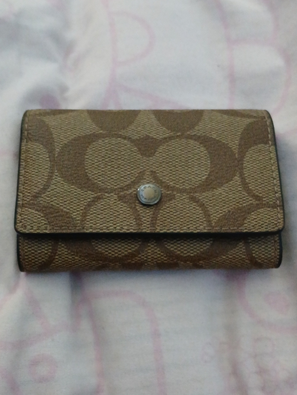 Authentic Coach Signature Canvas Foldover Five Ring Key Case in Tan